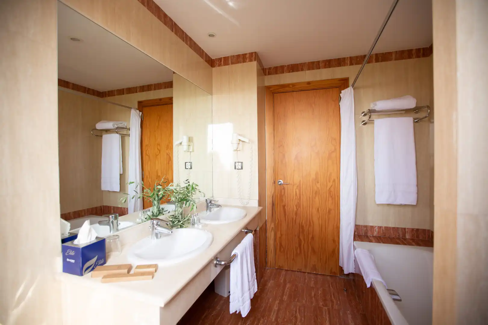 Bathroom of Apartments for sale in Estepona  with Air Conditioner, Terrace and Swimming Pool