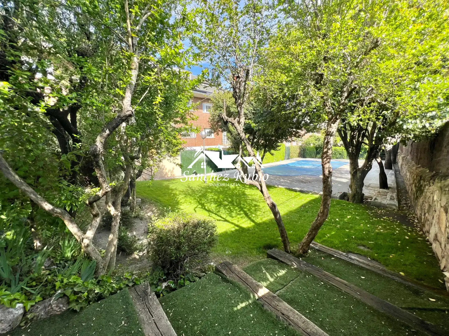 Garten von Einfamilien-Reihenhaus zur Miete in Torrelodones mit Heizung, Privatgarten und Parkett