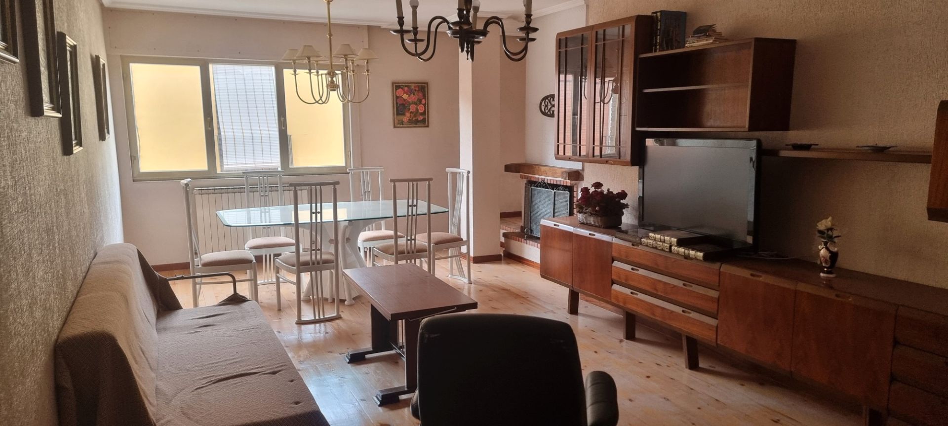 Menjador de Casa adosada en venda en Villada amb Calefacció, Terrassa i Moblat