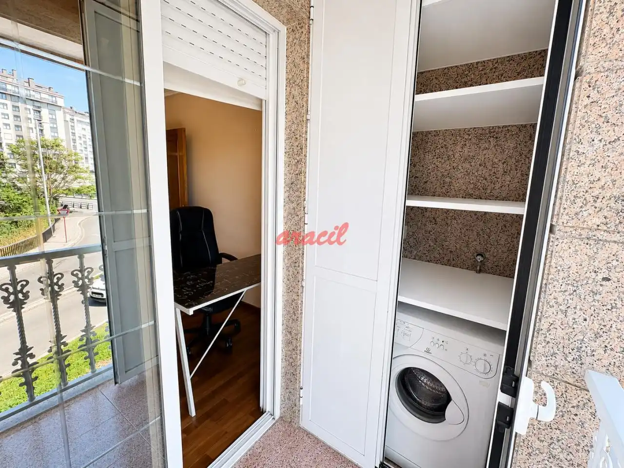 Dormitori de Apartament de lloguer en Ourense Capital  amb Calefacció, Moblat i Balcó