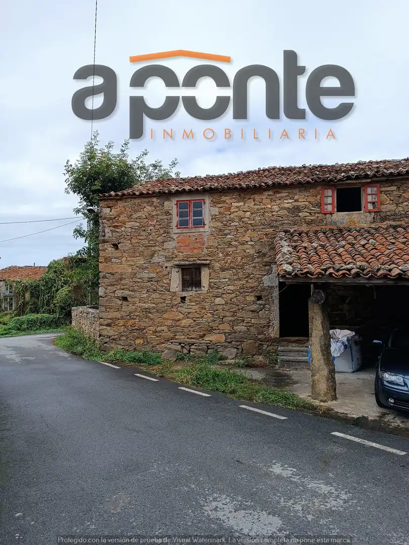 Vista exterior de Finca rústica en venda en Cabana de Bergantiños amb Jardí privat