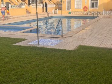 Adosado con piscina en venta en Carretera de Villamartín 51
