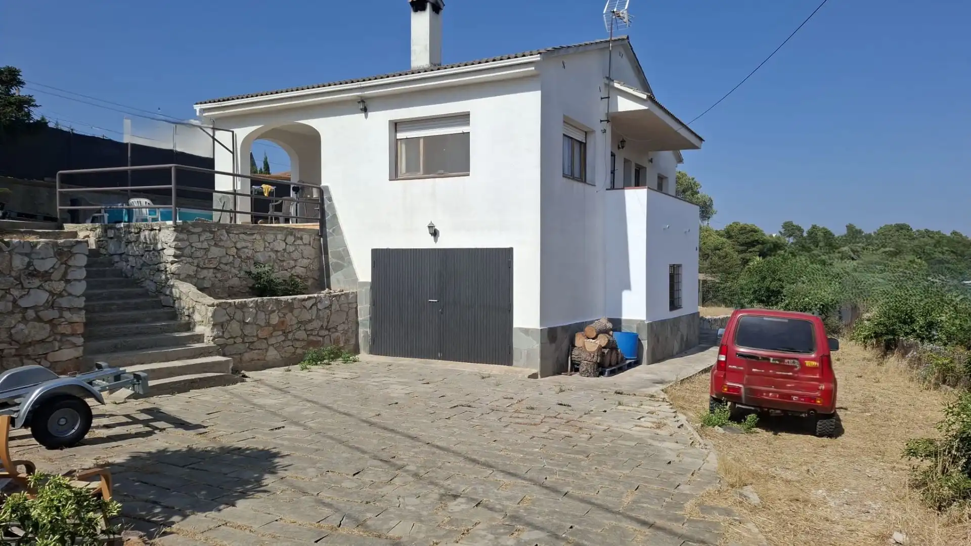 Vista exterior de Casa o xalet en venda en Vallirana amb Calefacció