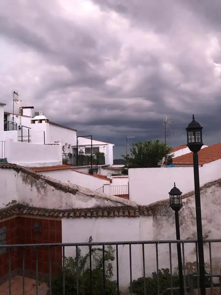 Vista exterior de Casa adosada en venda en Fuentes de León amb Terrassa i Balcó