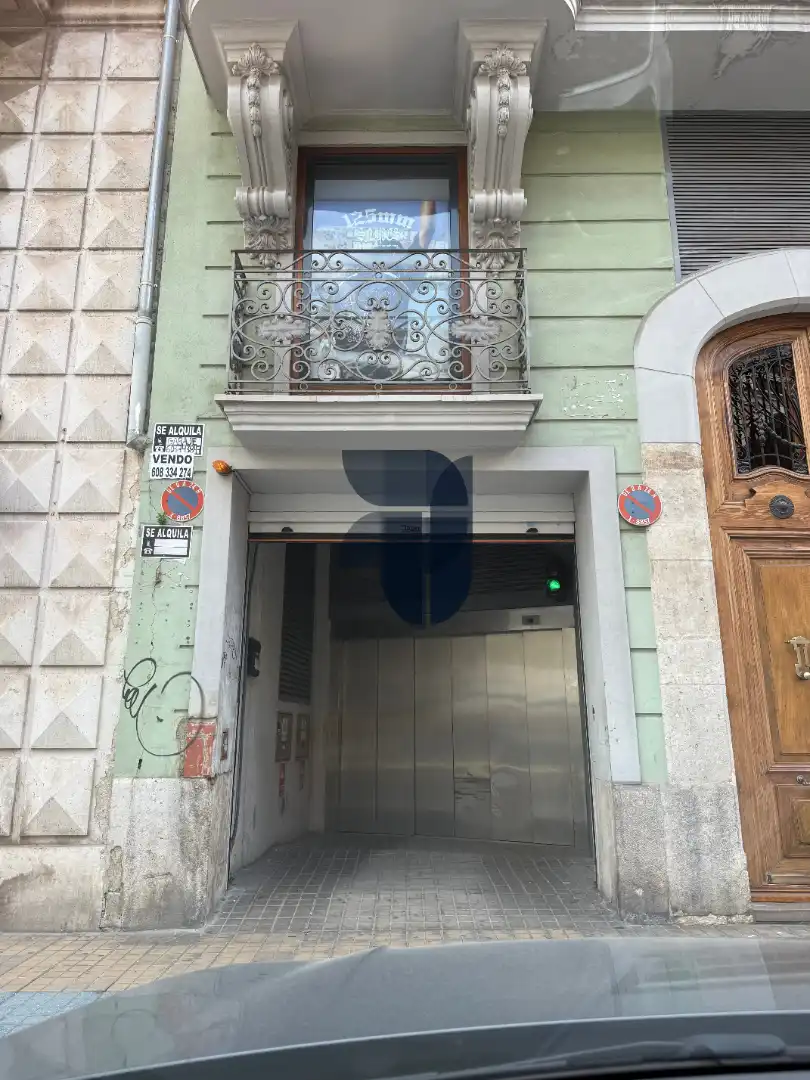 Individual with lift to rent in Carrer de Colón 38, imagen 4