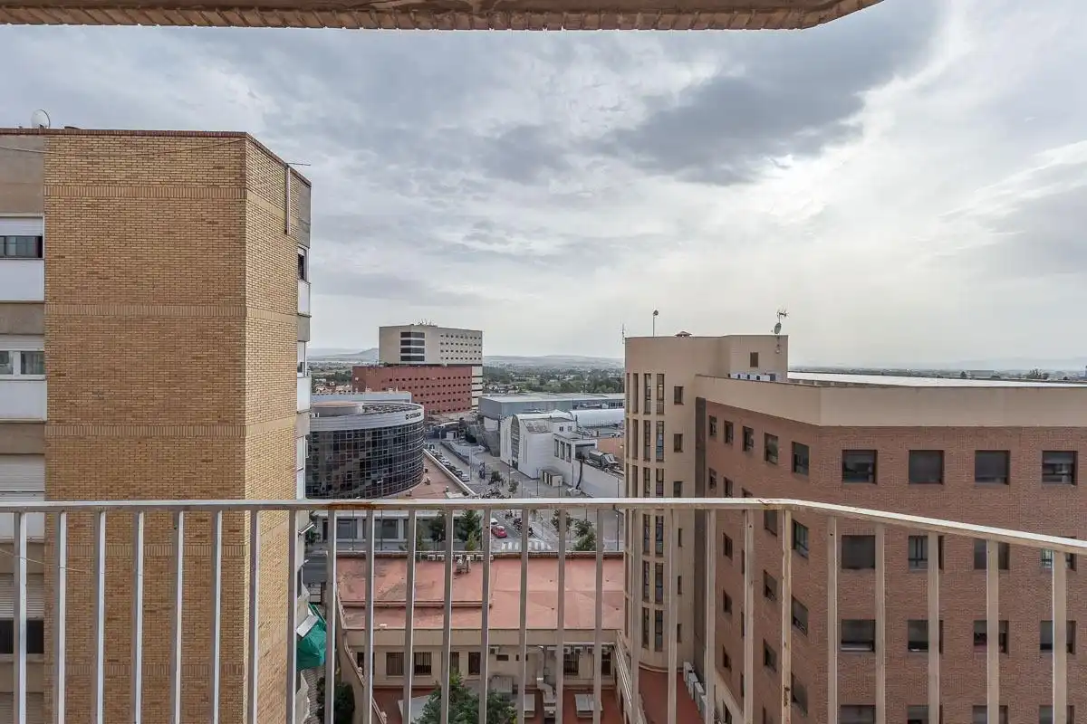 Terrassa de Pis de lloguer en Granada amb Calefacció i Balcó