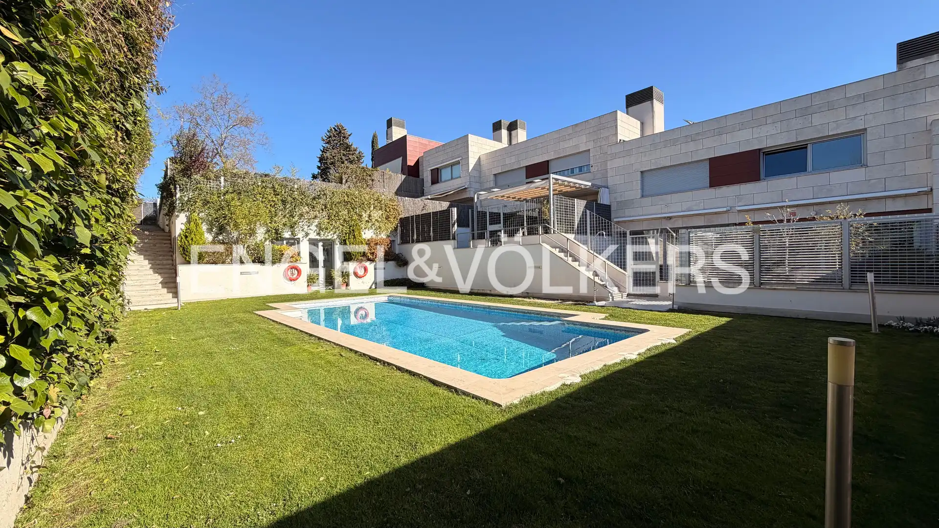 Vista exterior de Casa o xalet de lloguer en La Moraleja amb Aire condicionat, Calefacció i Terrassa