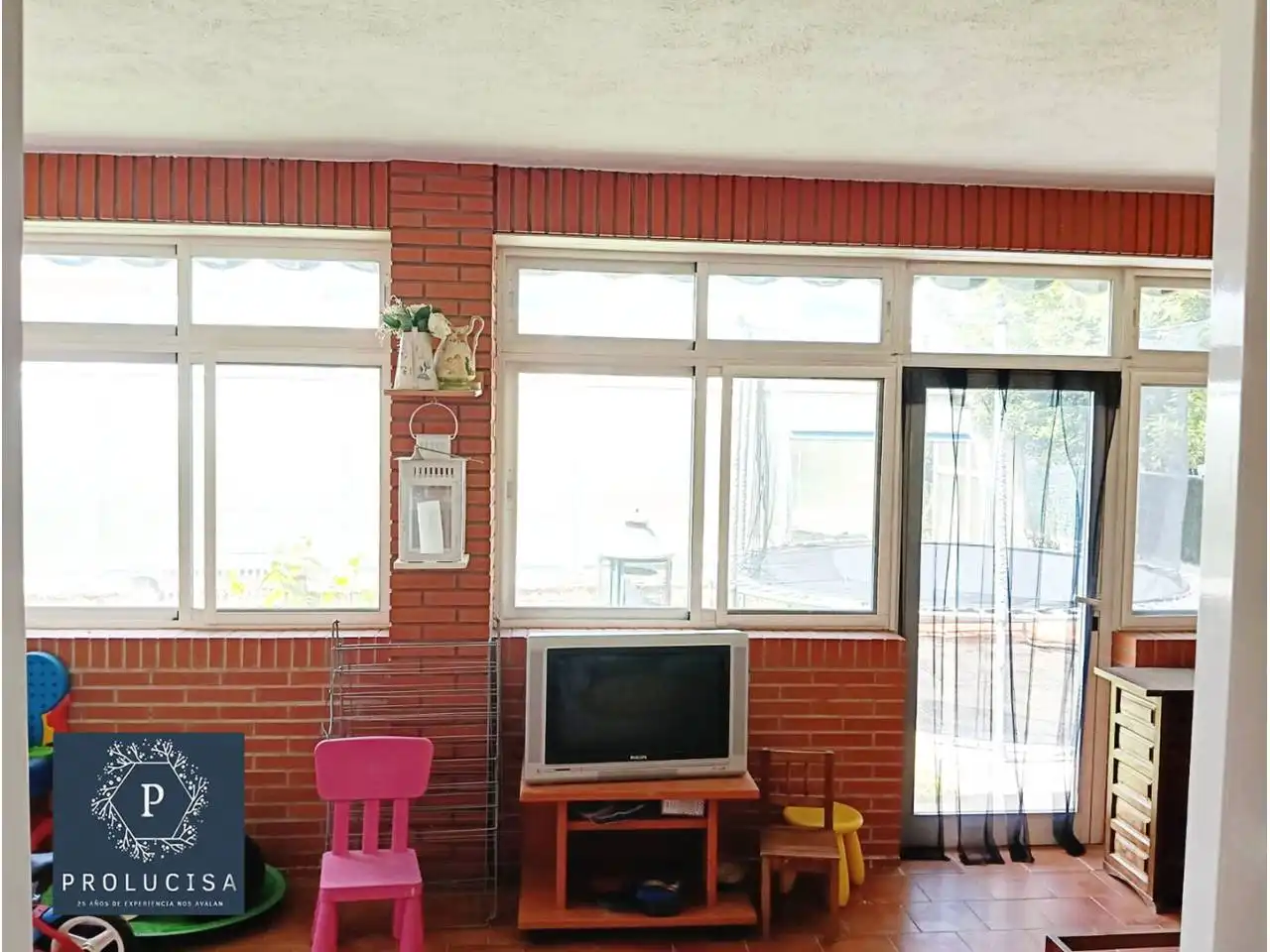 Sala de estar de Casa o chalet en venta en Serranillos del Valle con Calefacción, Terraza y Piscina