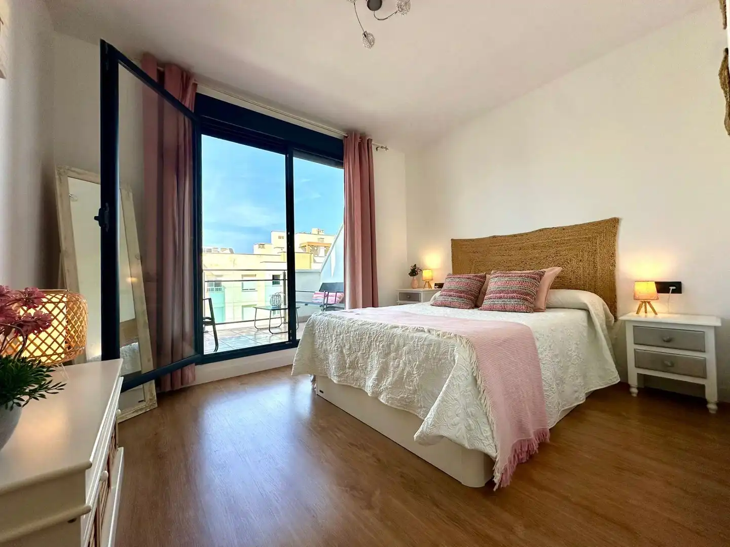 Habitación de Piso en venta en Almería con Aire acondicionado, Terraza y Trastero