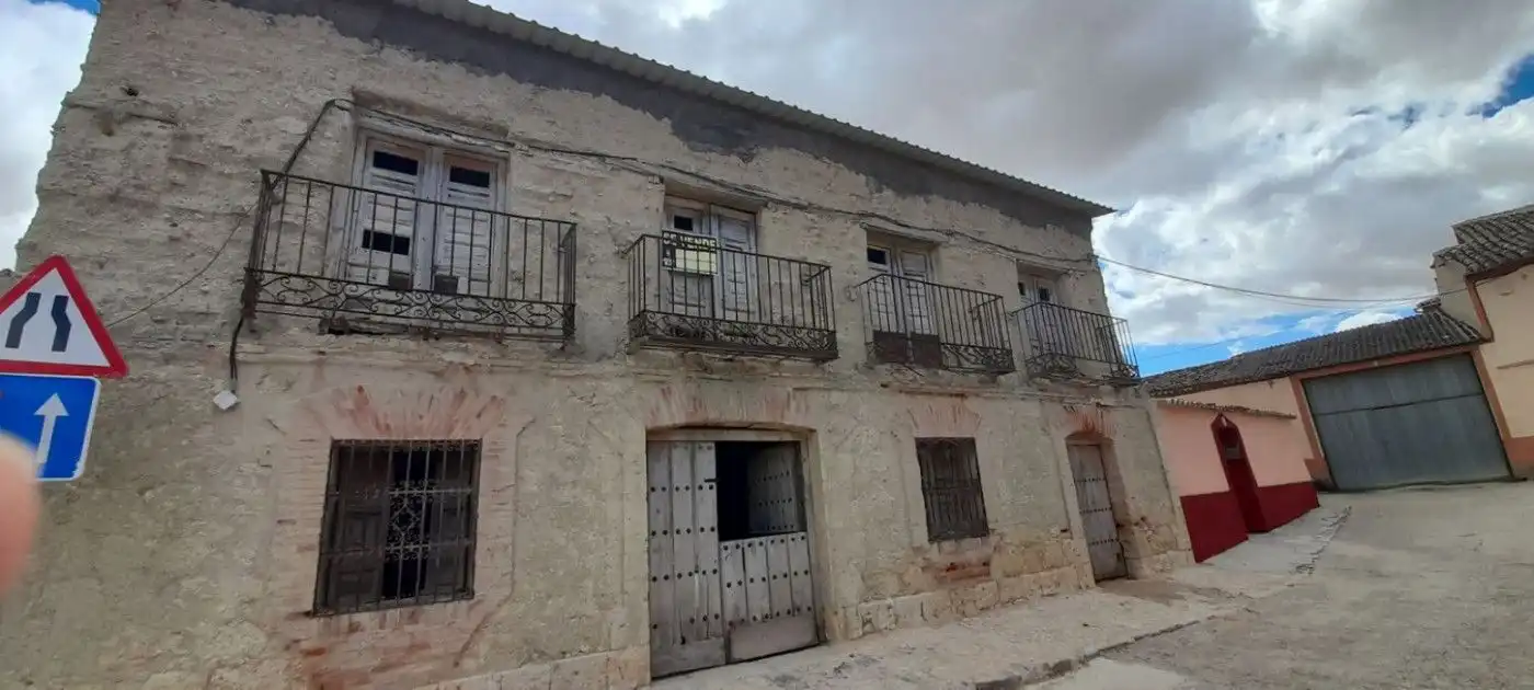 Casa adosada en venda a Tiedra, Valladolid