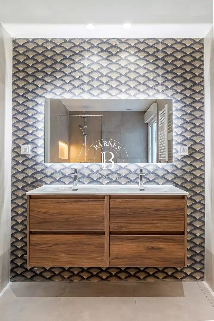 Bathroom of Flat for sale in Madrid  with Air Conditioner, Heating and Furnished