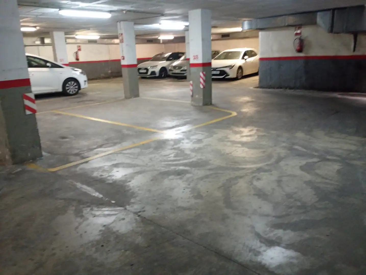 Parkplatz von Garage zur Miete in Sant Martí