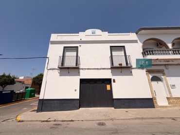 Casa amb balcó en venda a Calle PALOMAR 29
