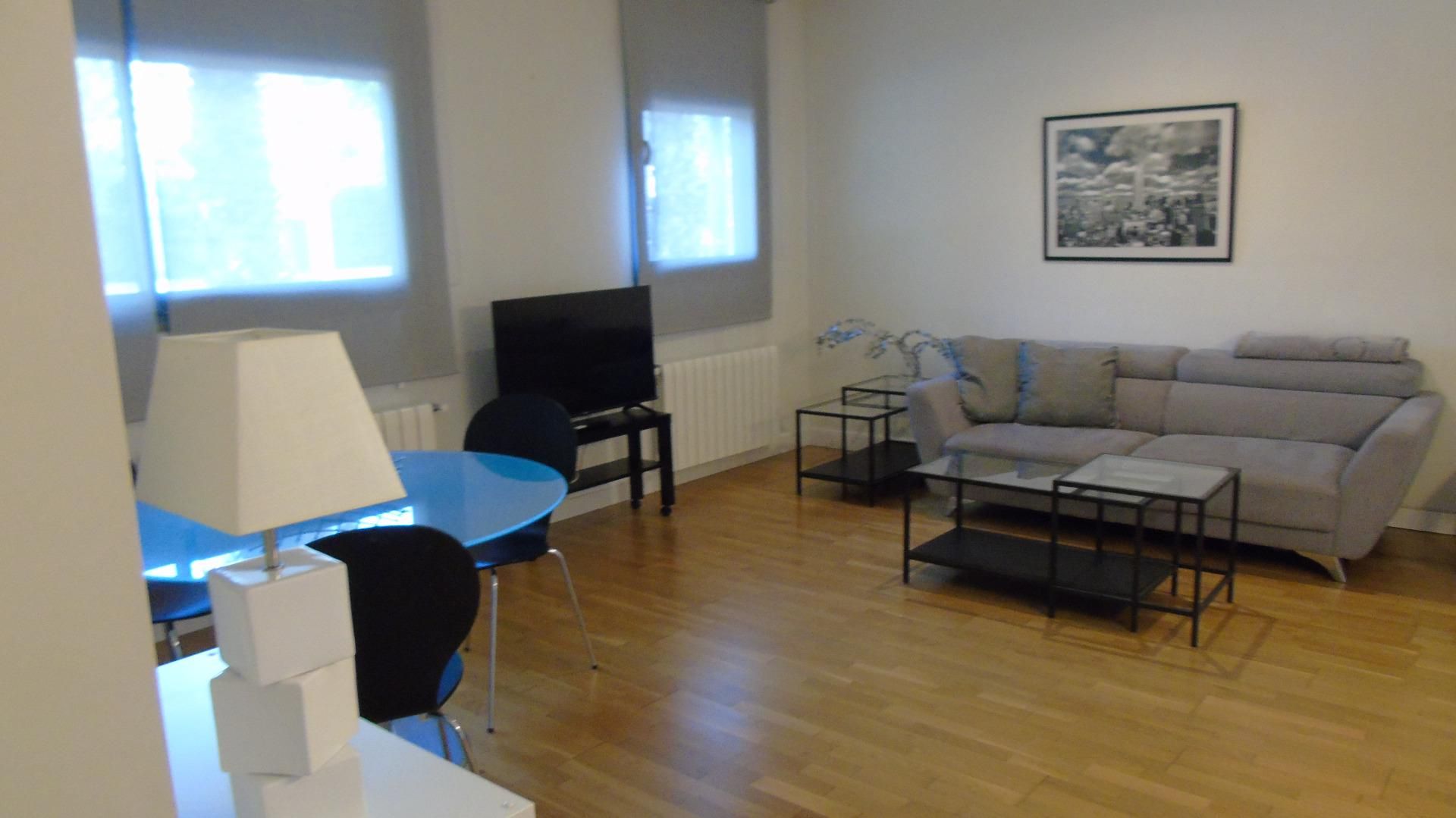 Sala d'estar de Estudi de lloguer en Godella amb Parquet