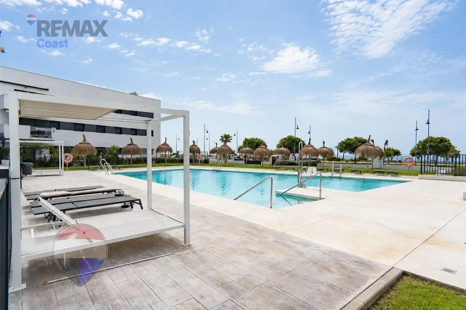 Piscina de Piso de alquiler en Vélez-Málaga con Aire acondicionado, Calefacción y Jardín privado