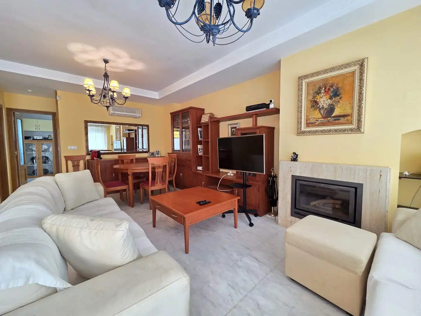 Sala d'estar de Casa adosada en venda en Gandia amb Aire condicionat, Jardí privat i Terrassa