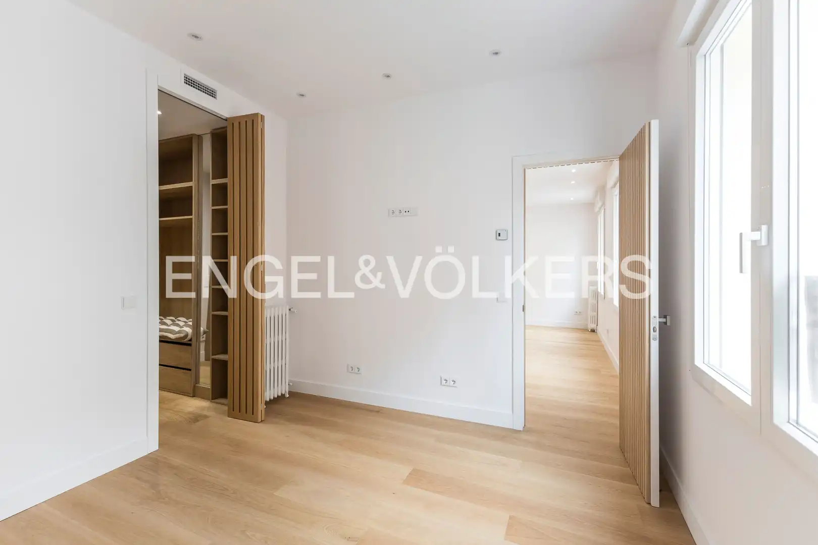 Schlafzimmer von Wohnung zum Verkauf in Madrid mit Klimaanlage und Heizung