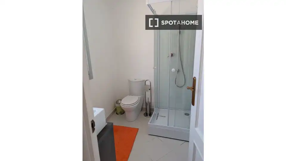 Bany de Apartament per a compartir en Callosa d'en Sarrià amb Aire condicionat, Terrassa i Moblat