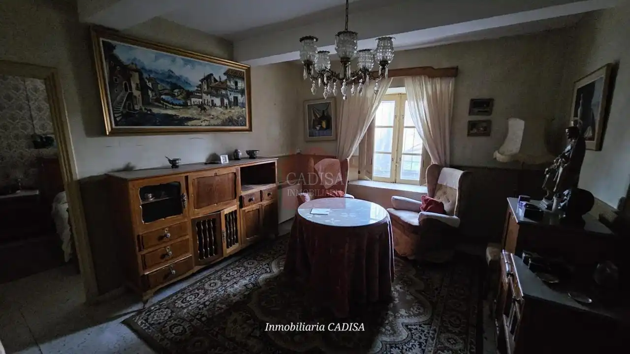 Sala d'estar de Casa o xalet en venda en Hinojosa de Duero amb Calefacció, Jardí privat i Traster