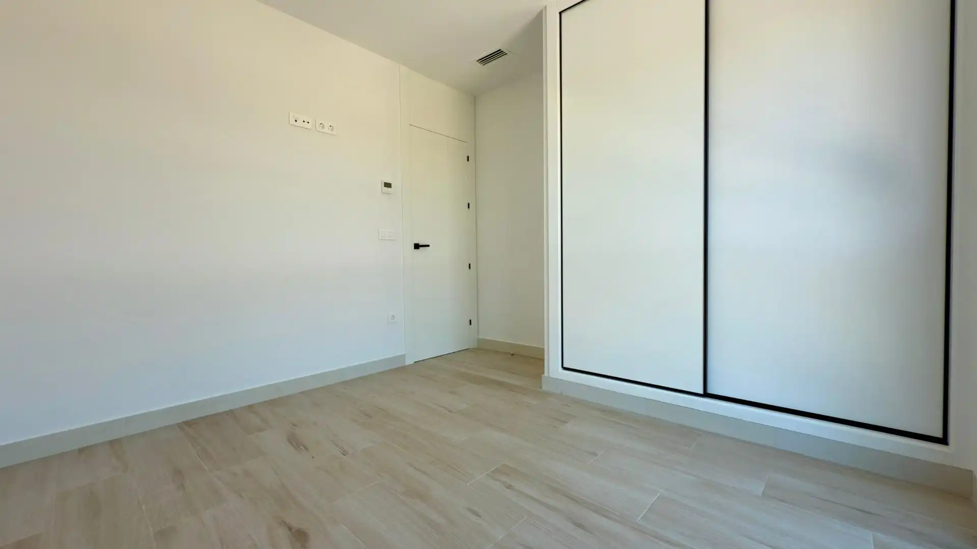 Habitación de Casa o chalet en venta en Mutxamel con Aire acondicionado, Jardín privado y Trastero