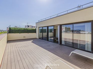 Penthouse mit Aufzug zum Verkauf in Eixample