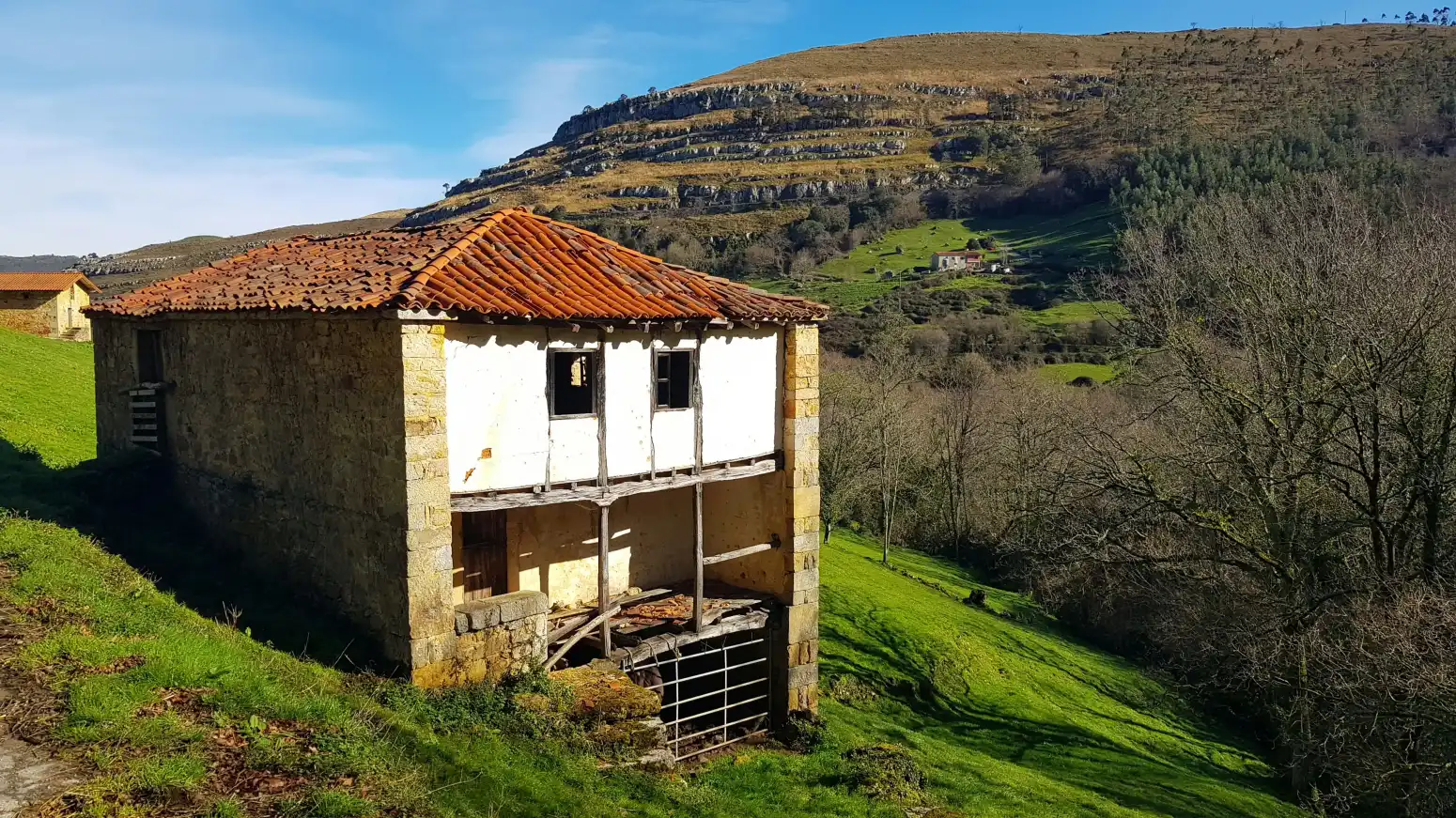 Vista exterior de Pis en venda en Riotuerto amb Jardí privat