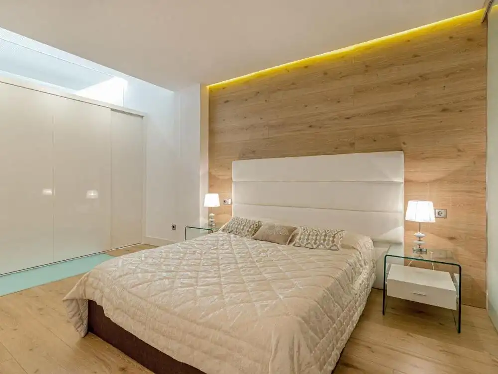 Schlafzimmer von Erdgeschoss zur Miete in Marbella mit Klimaanlage, Privatgarten und Terrasse