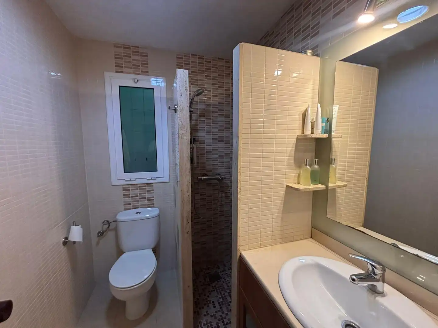 Bany de Casa o xalet en venda en Sabadell amb Calefacció, Terrassa i Balcó