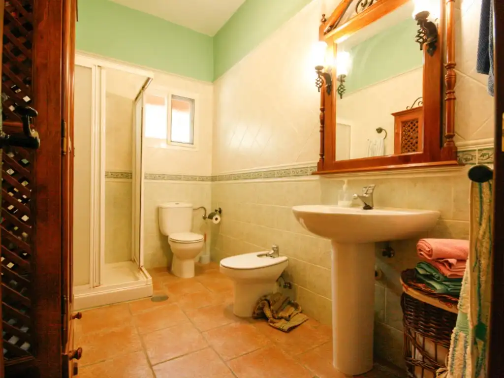 Baño de Finca rústica de alquiler en Coín