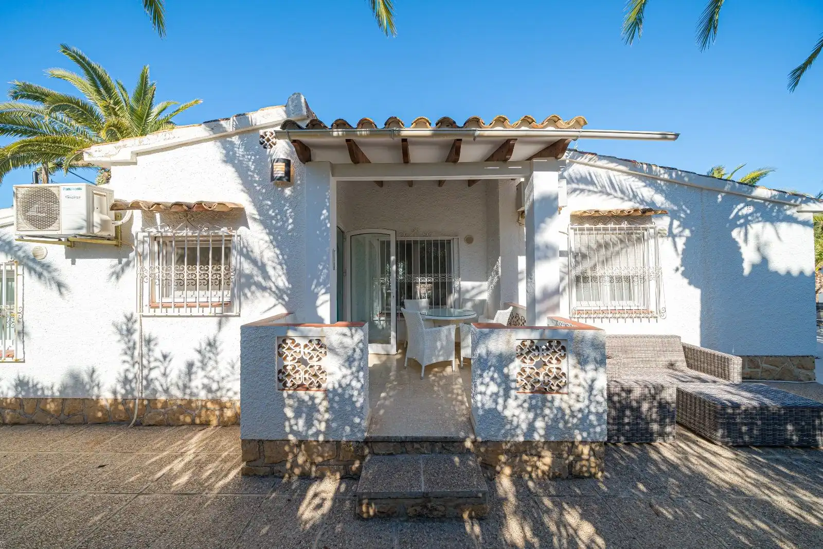 Vista exterior de Casa o xalet en venda en L'Alfàs del Pi amb Aire condicionat, Calefacció i Traster