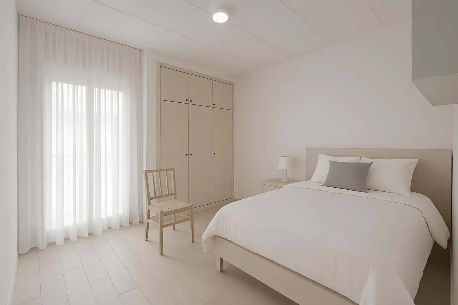 Schlafzimmer von Wohnung zum Verkauf in Sant Joan Les Fonts mit Klimaanlage, Heizung und Parkett