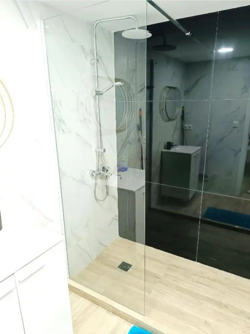 Badezimmer von Geschaftsraum zum Verkauf in Alicante / Alacant mit Klimaanlage und Möbliert