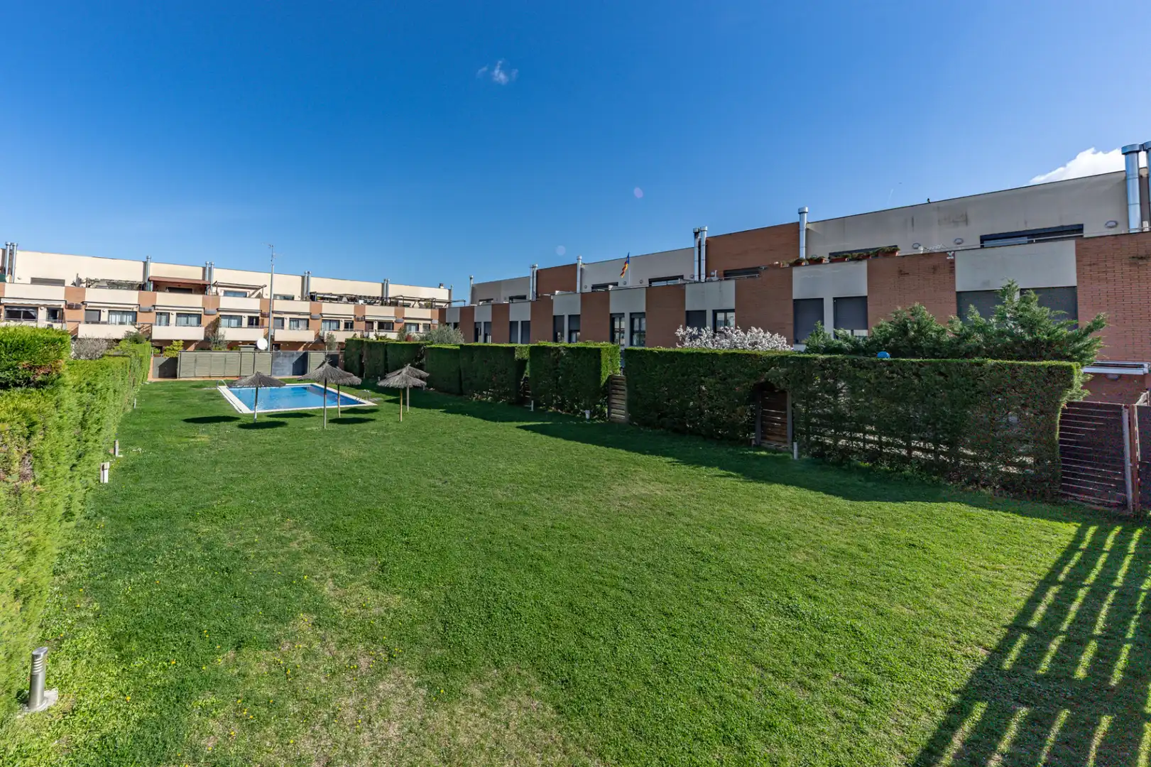 Reihenhaus mit Pool zum Verkauf in Passeig de Joan Coromines 14, imagen 3