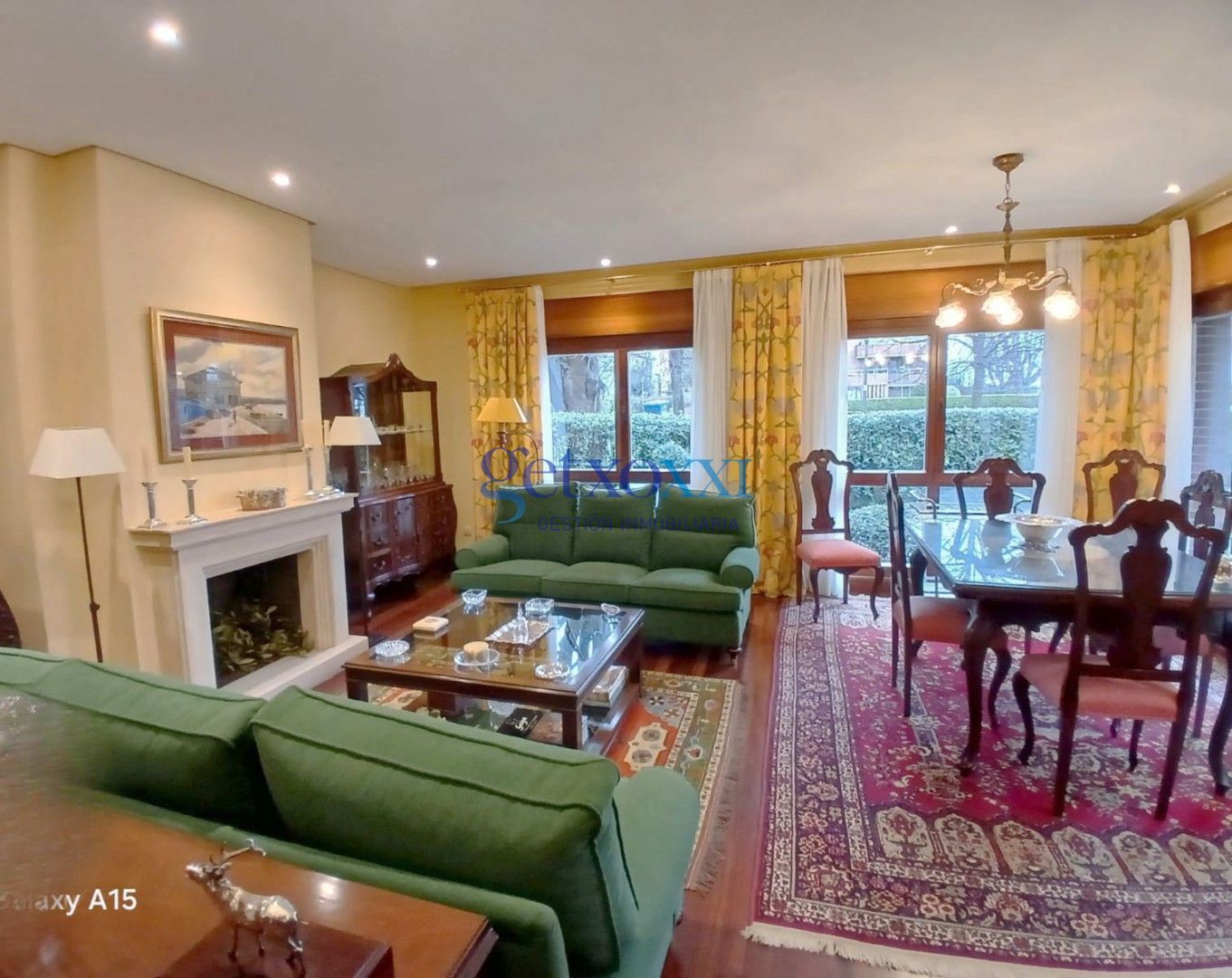 Sala d'estar de Casa adosada en venda en Getxo  amb Calefacció, Jardí privat i Traster