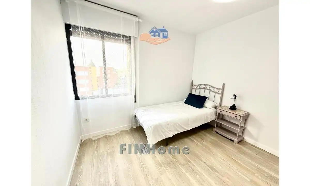 Habitación de Piso de alquiler en Sevilla con Aire acondicionado, Amueblado y Balcón