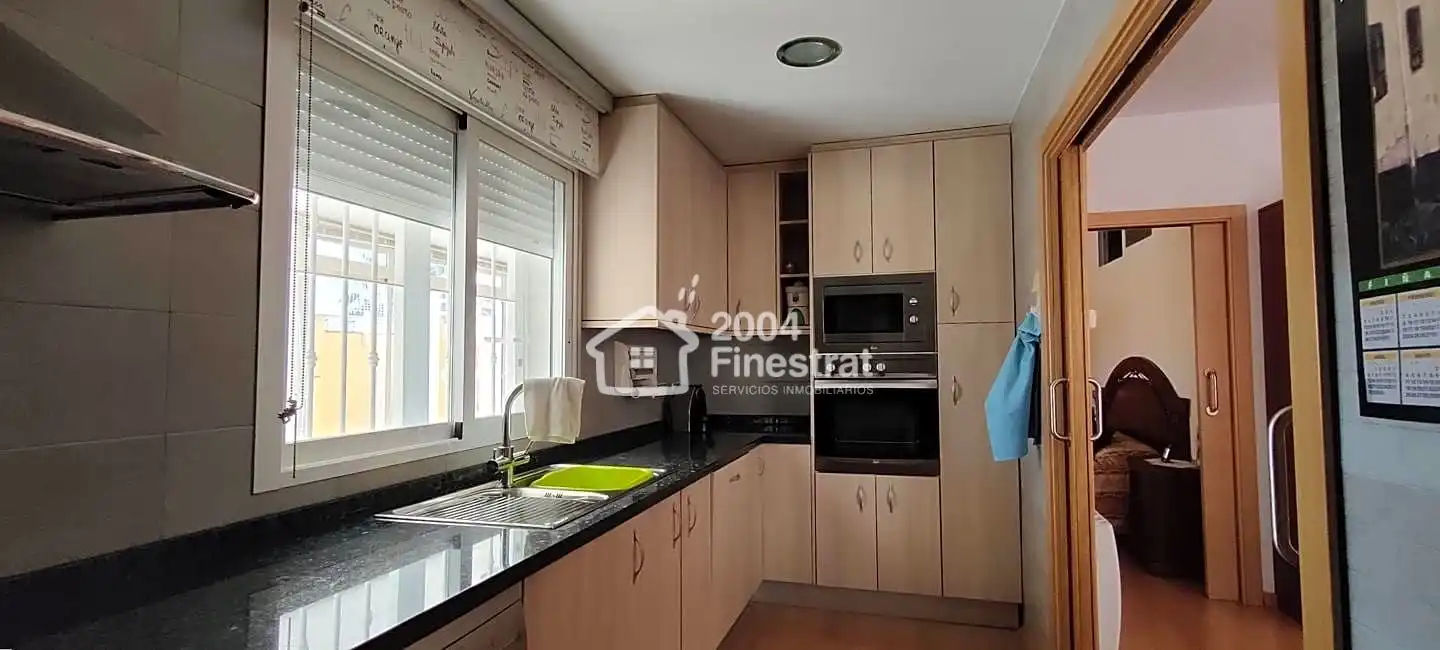 Cuina de Casa o xalet en venda en Finestrat amb Aire condicionat, Terrassa i Piscina