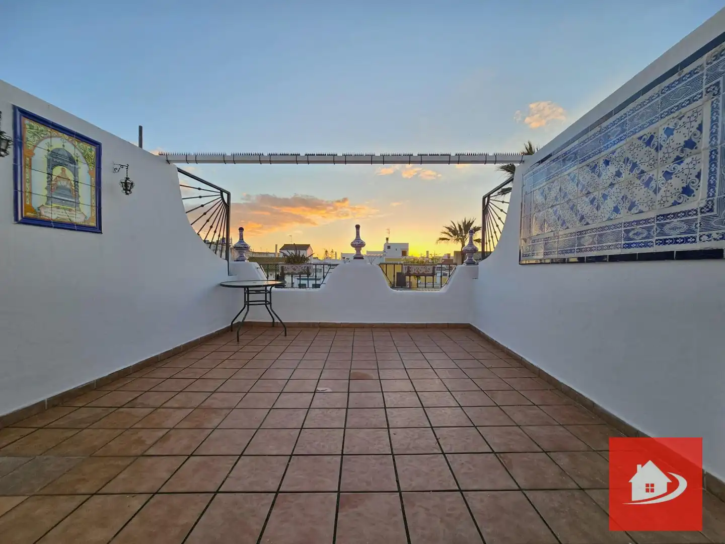 Casa con terraza en venta en Centro - Calzada - Cabo Noval