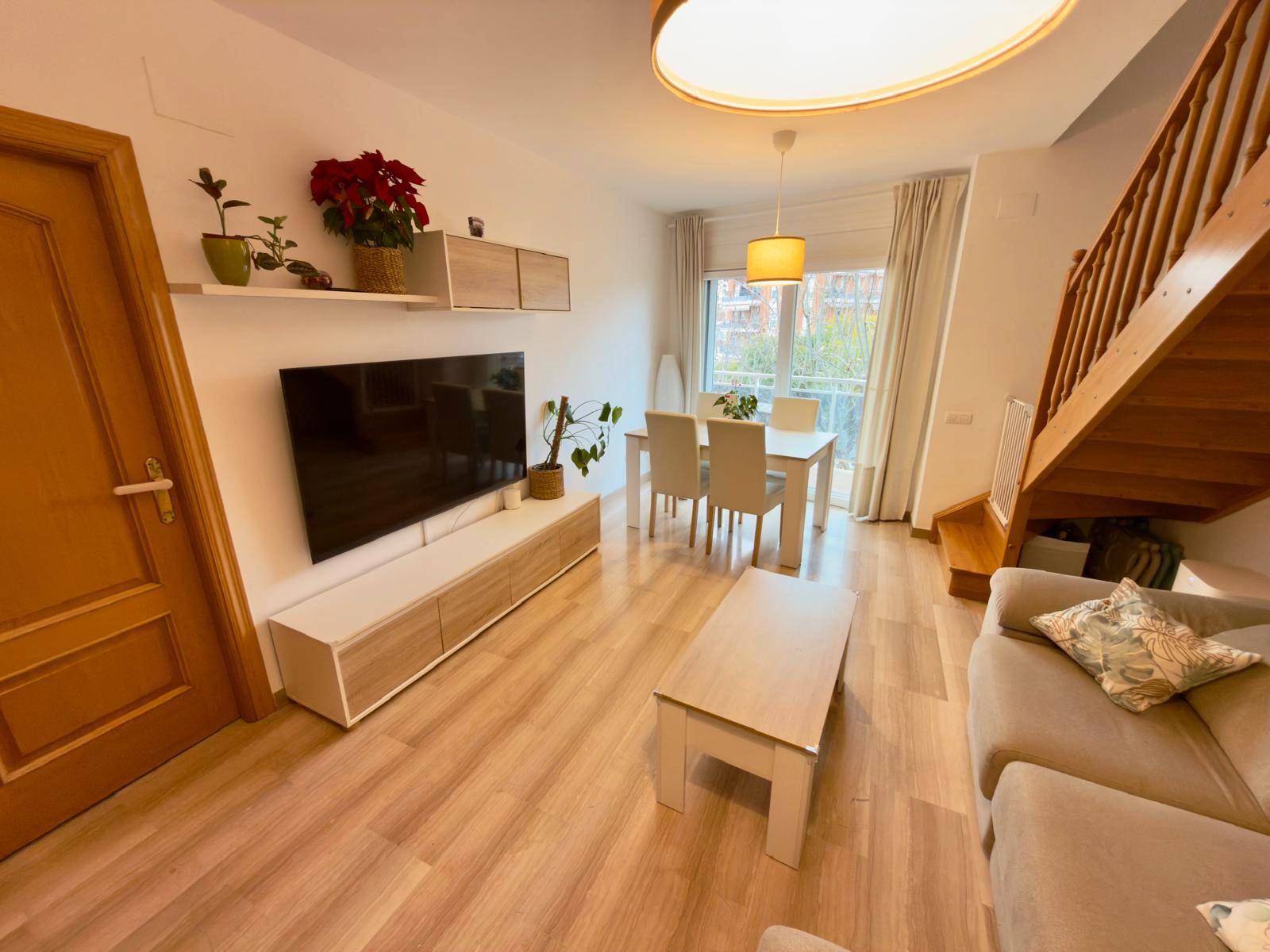 Living room of Flat for sale in Cornellà de Llobregat  with Air Conditioner, Heating and Furnished