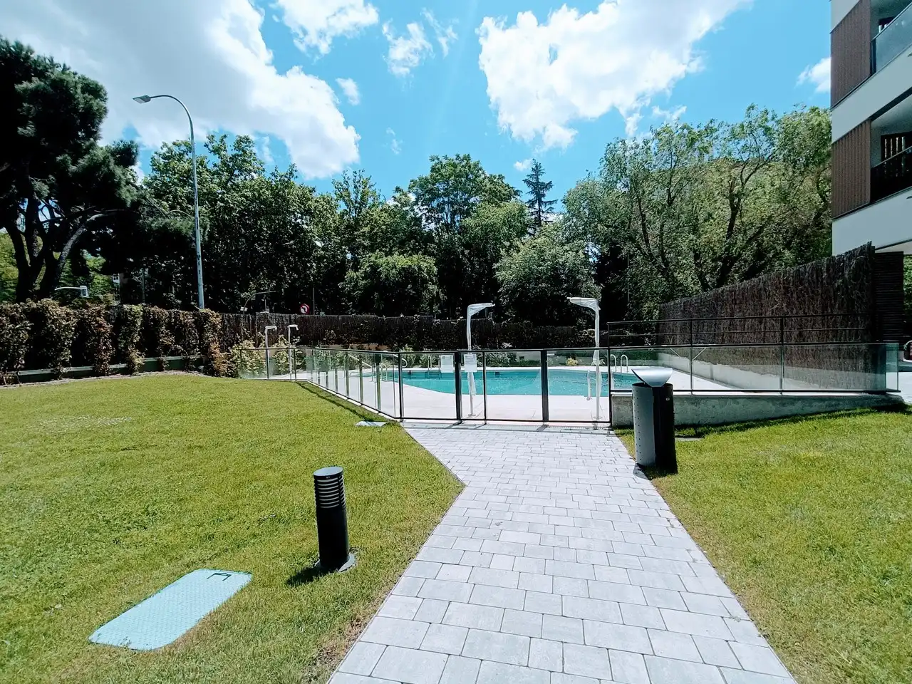 Swimming pool of Flat for rent in Madrid  with Air Conditioner, Heating and Terrace