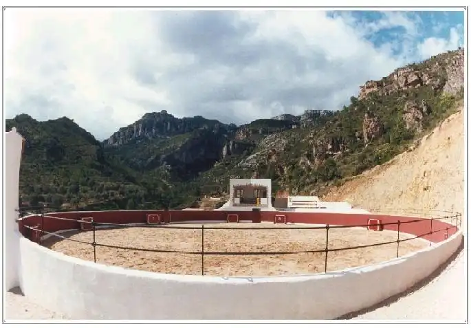 Vista exterior de Local en venda en Alfara de Carles amb Moblat