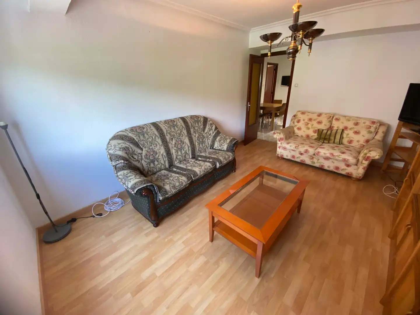 Sala d'estar de Pis de lloguer en Langreo amb Moblat, Forn i Balcó