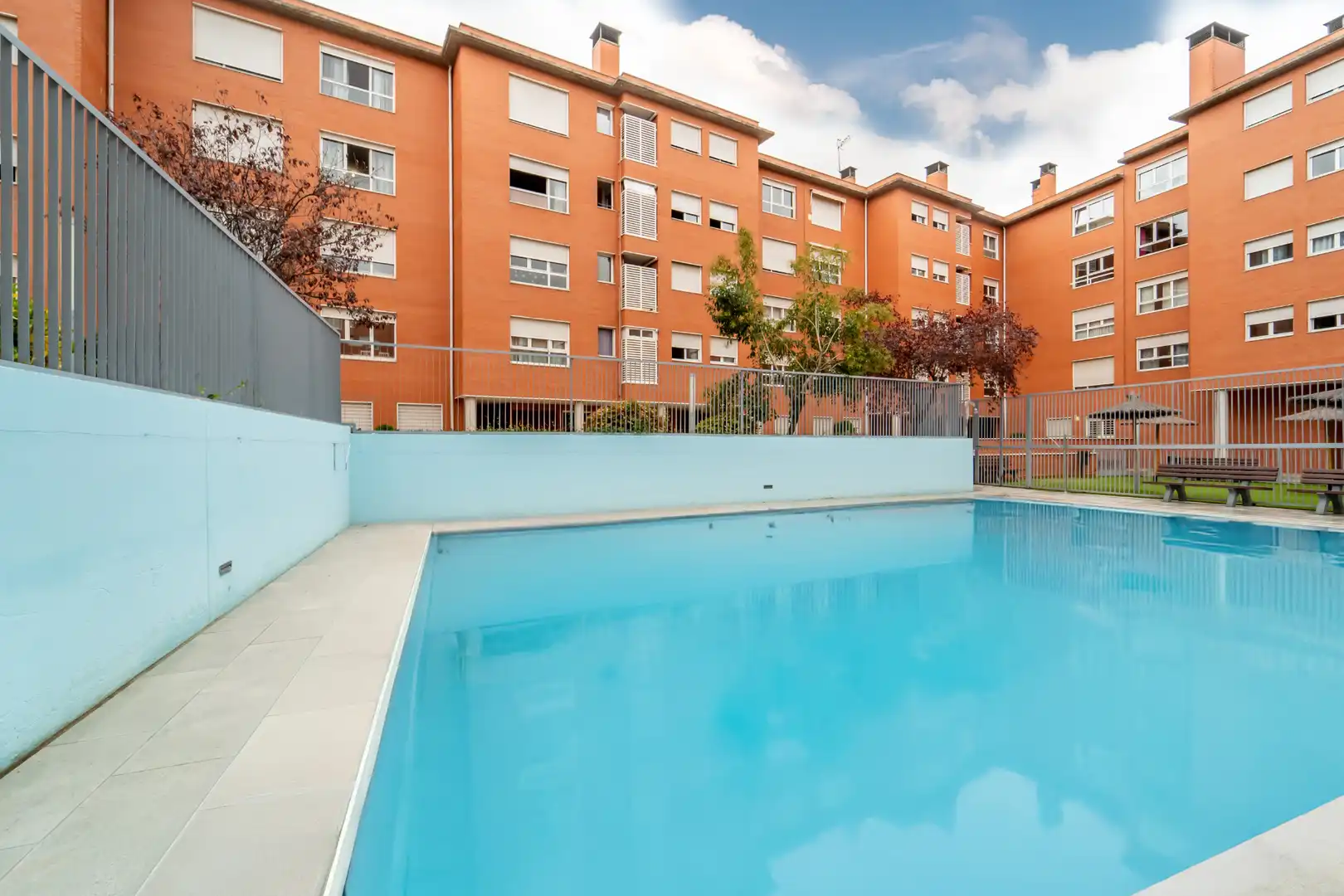 Flat with pool for sale in Calle de Laponia 29