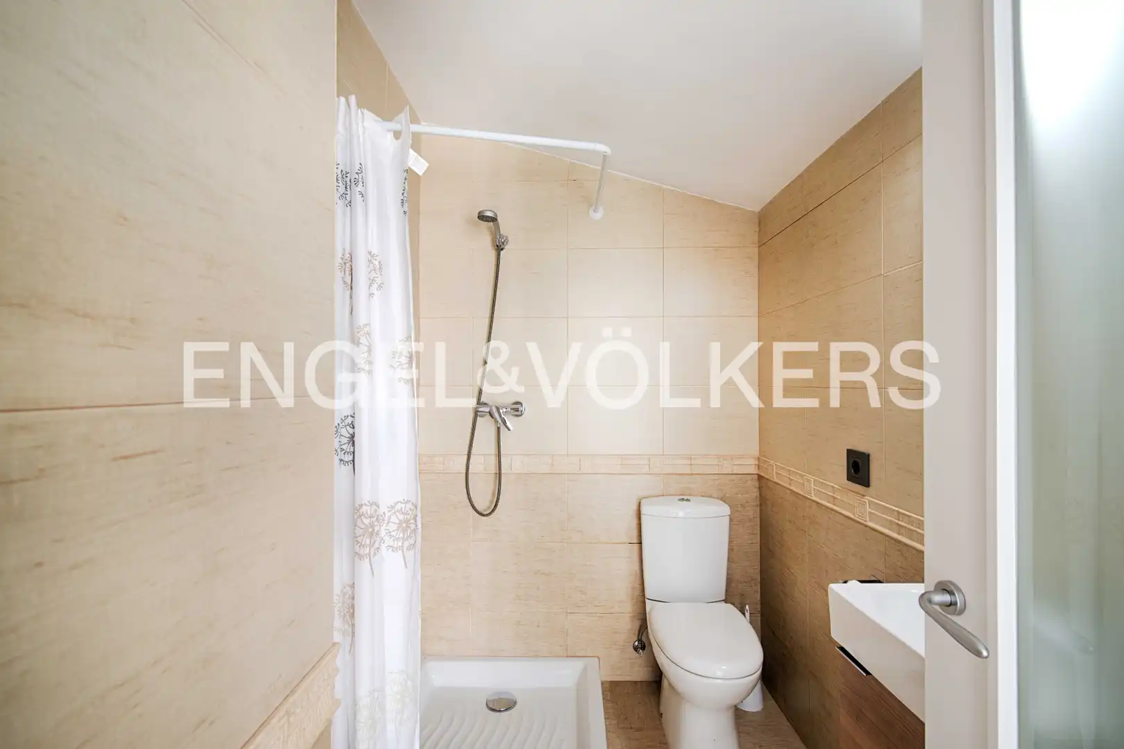 Badezimmer von Maisonette zum Verkauf in Roses mit Terrasse