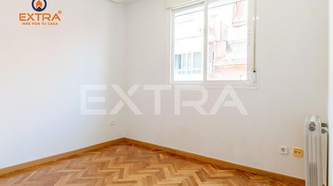 Photo 5 of Flat for rent in Calle de Pinos Baja, Valdeacederas, Madrid Capital