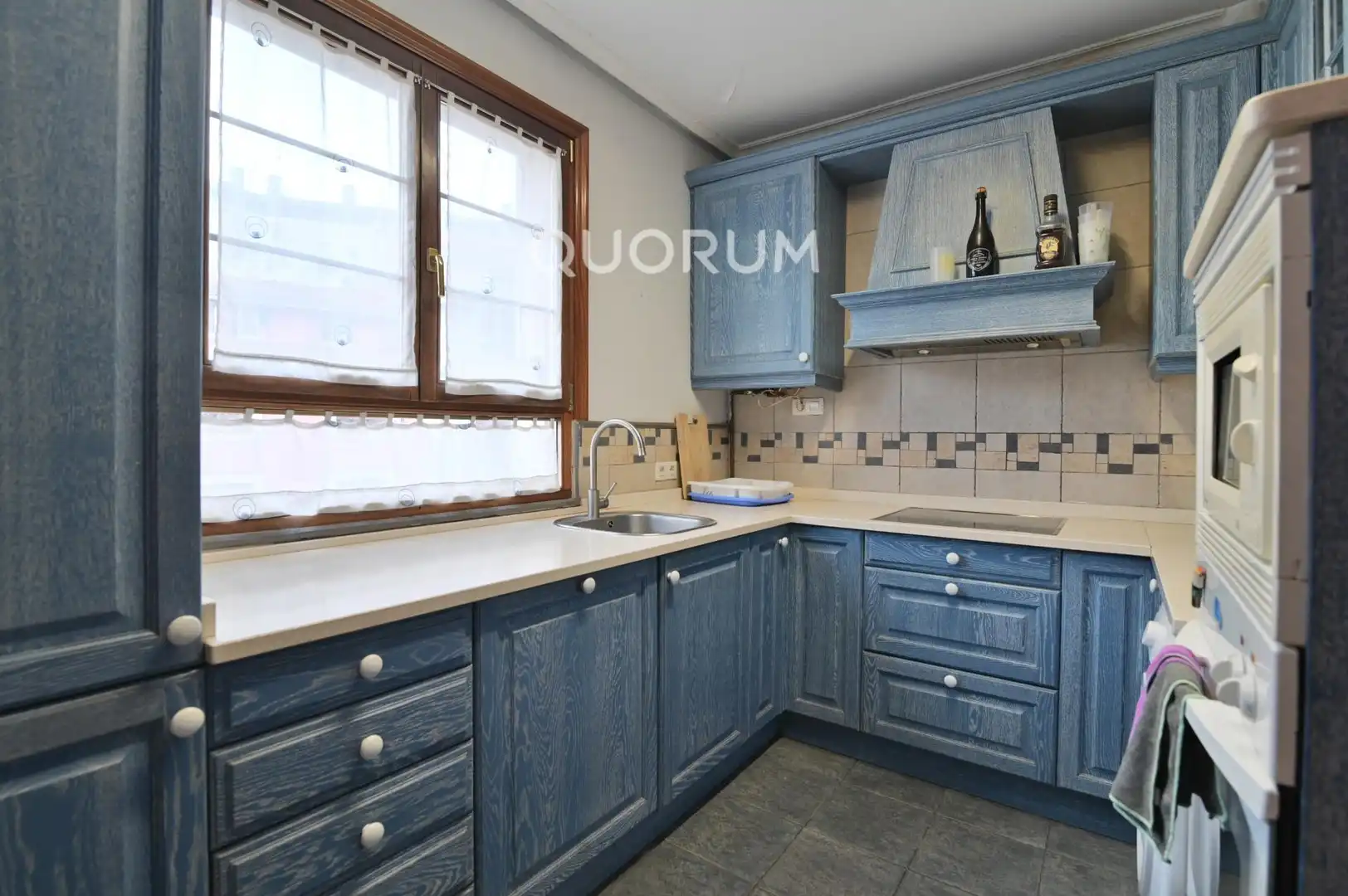 Kitchen of Flat for sale in Bilbao   with Furnished, Balcony and Jacuzzi