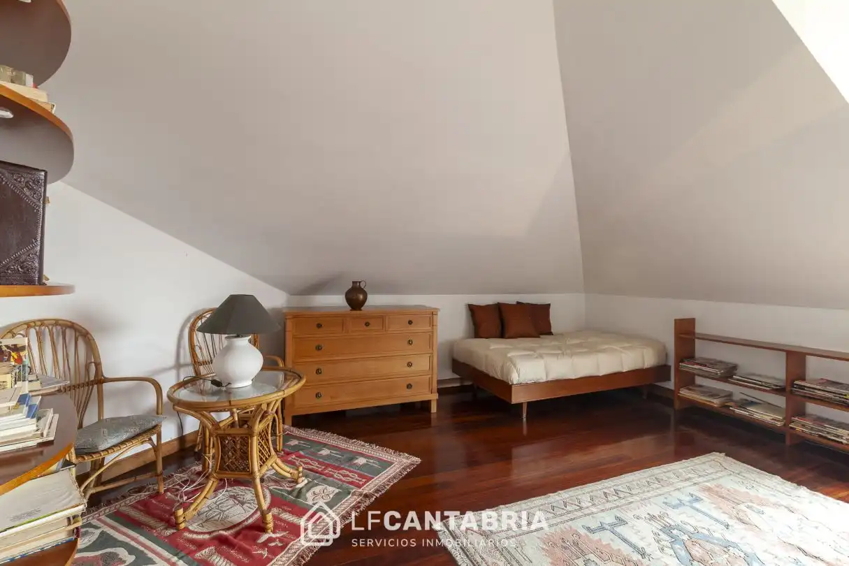Habitación de Dúplex en venta en Santander con Calefacción y Terraza