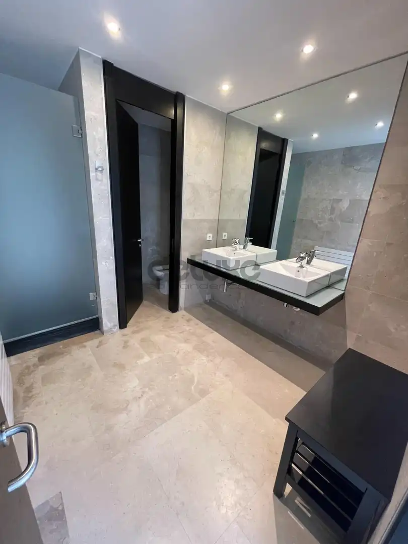 Baño de Planta baja en venta en Santander con Calefacción, Jardín privado y Terraza