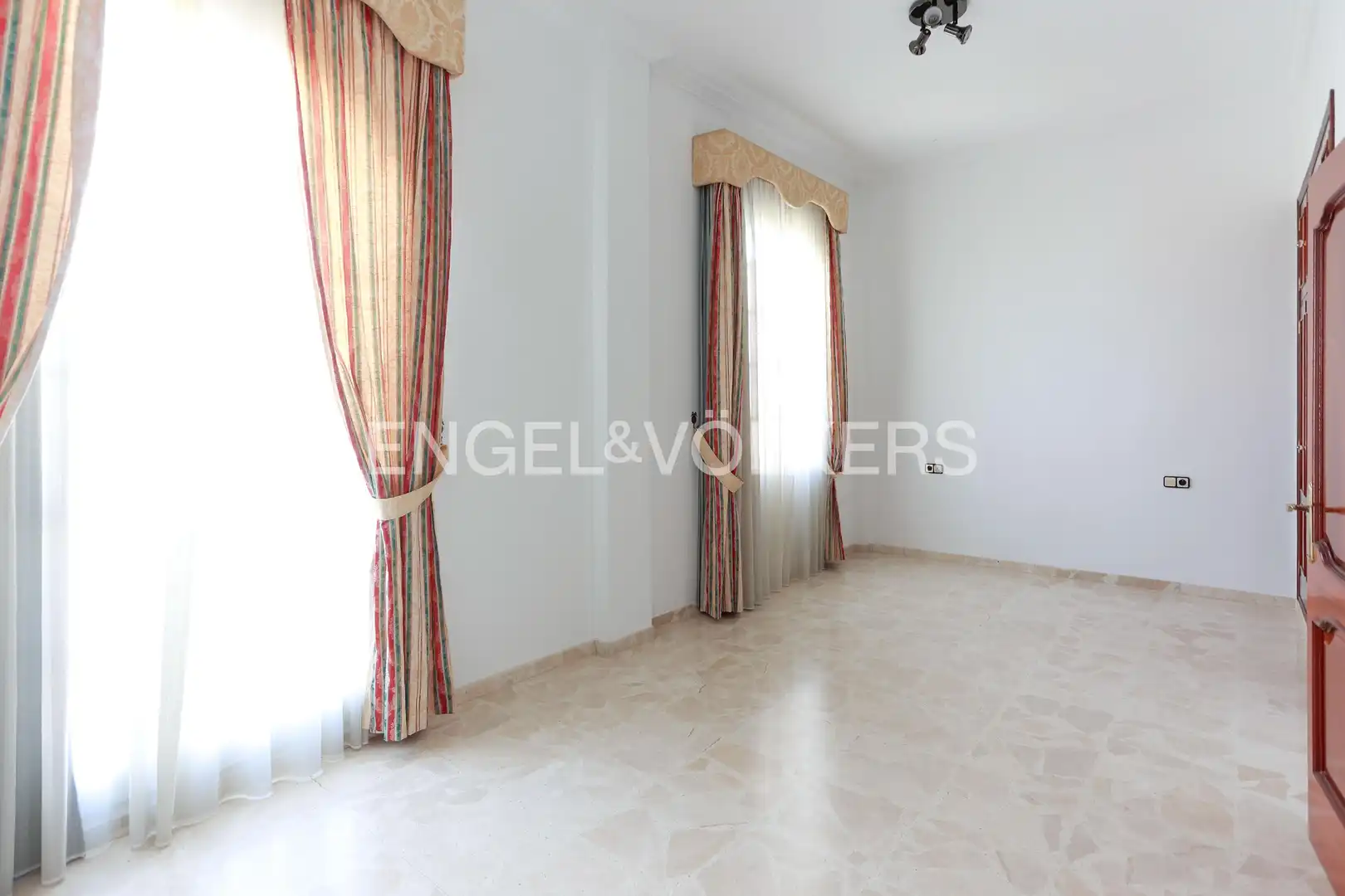 Comedor de Casa o chalet en venta en Los Palacios y Villafranca con Aire acondicionado, Calefacción y Jardín privado