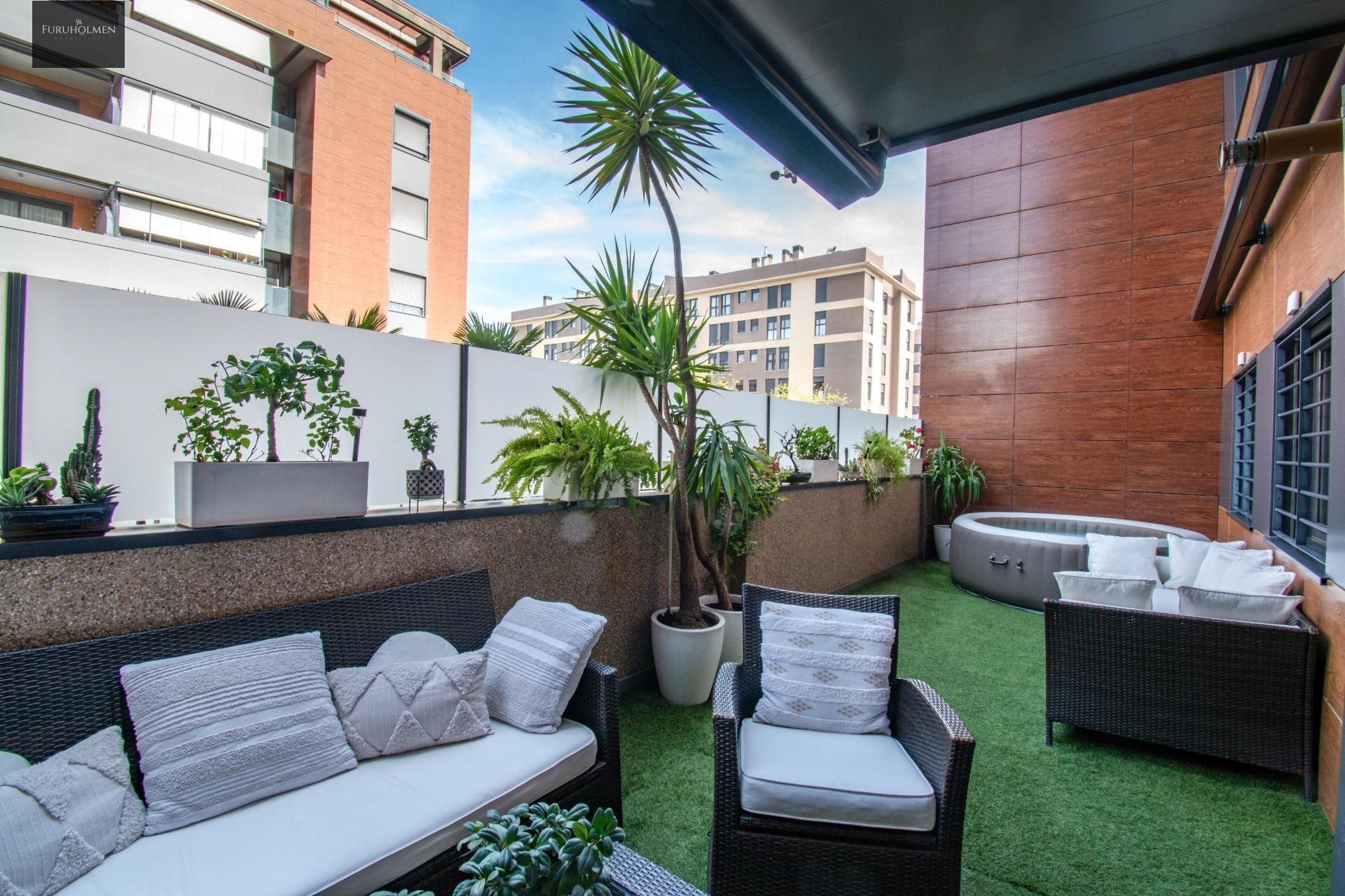 Terrassa de Pis en venda en  Granada Capital amb Aire condicionat, Calefacció i Terrassa