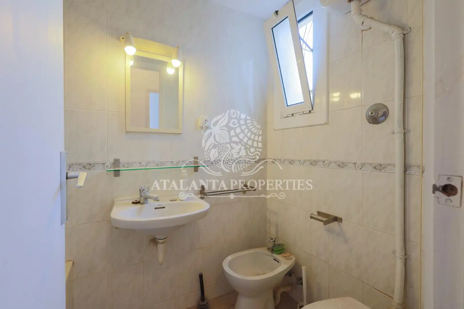Baño de Ático en venta en Barcelona con Terraza y Balcón